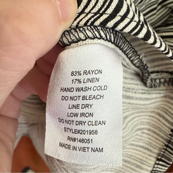 NWT Monteau Linen Blend Black and White Striped Babydoll Top Size S - Picture 4 of 7